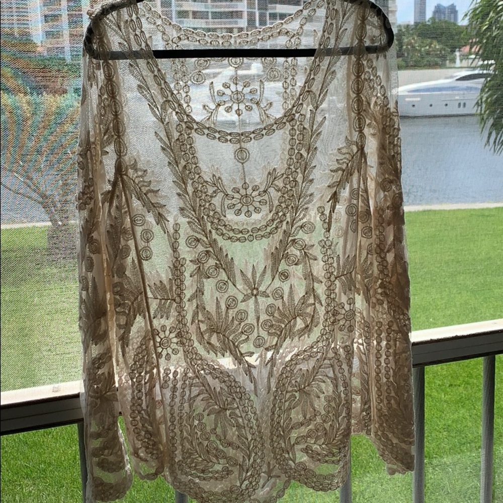 Lace top in sz L